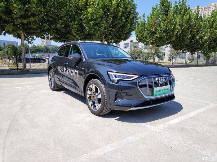 赋电新程奥迪etron展车实拍首款豪华c级纯电suv