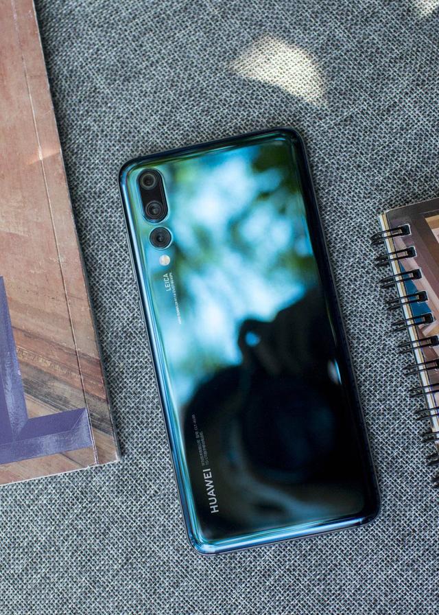 镜面玻璃异形全面屏huaweip20pro不能忽视的高颜值旗舰