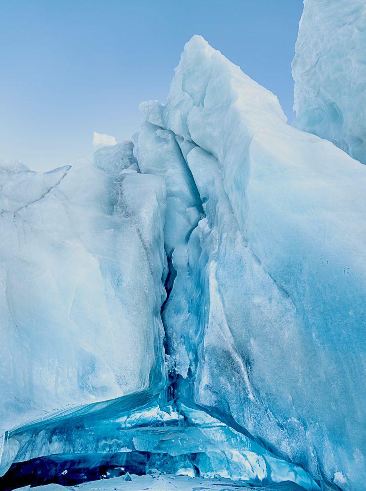 40冰川西藏的蓝洞冰川人类可以近距离接触的冰川之一
