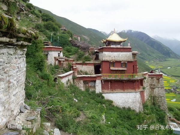 按说生在一个如此豪奢的家族内部,达仓热巴应该专心修炼萨迦派的教法