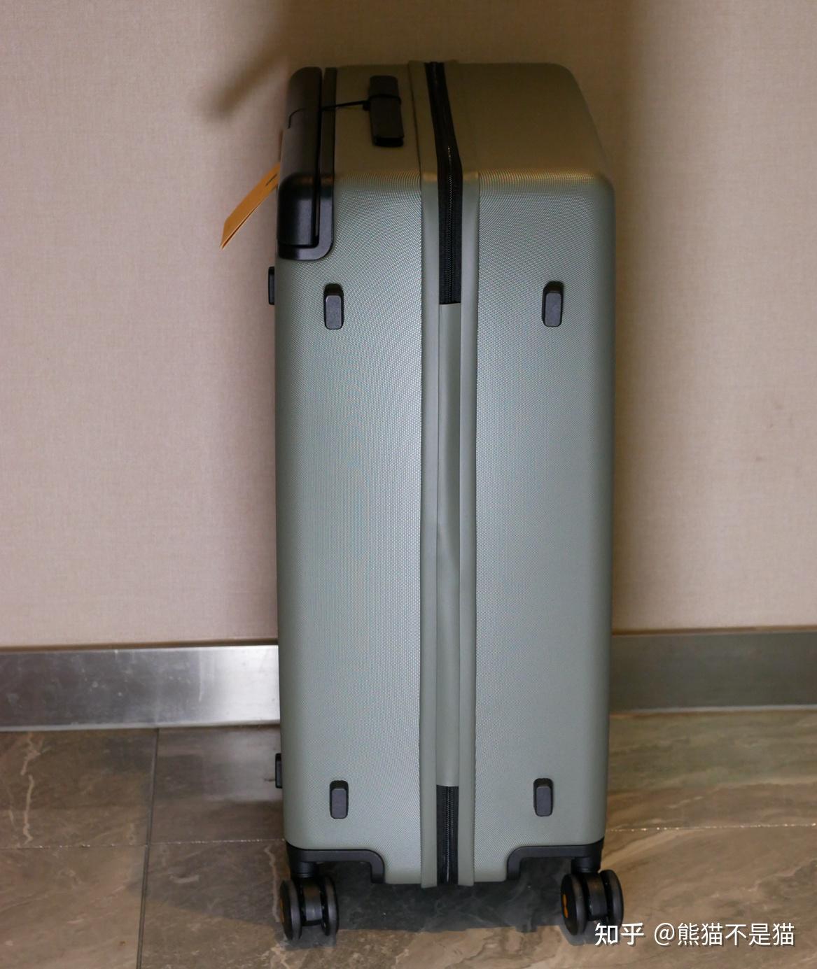 品质与时尚共舞揭秘地平线8号大旅行家系列行李箱的高颜值与大容量