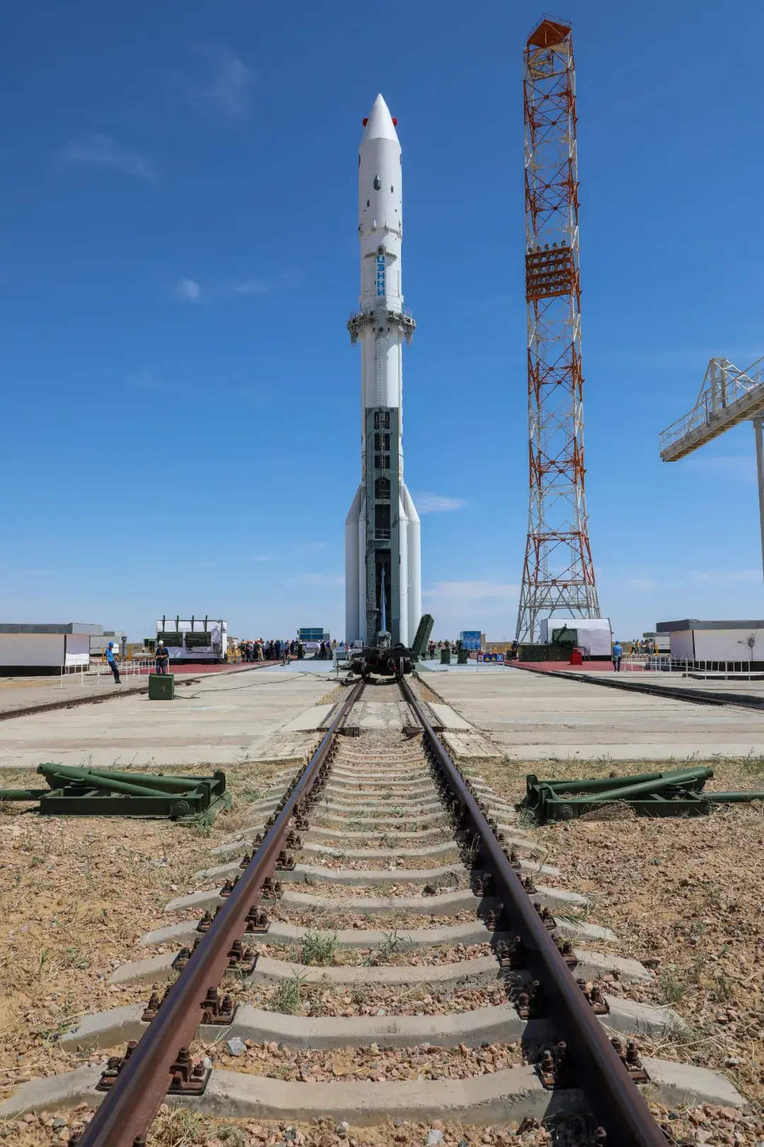 质子m火箭是三级火箭,leo轨道运载能力为216吨