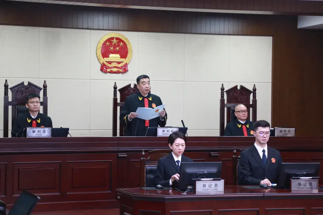 华融公司原董事长赖小民一审被判死刑对此你怎么看