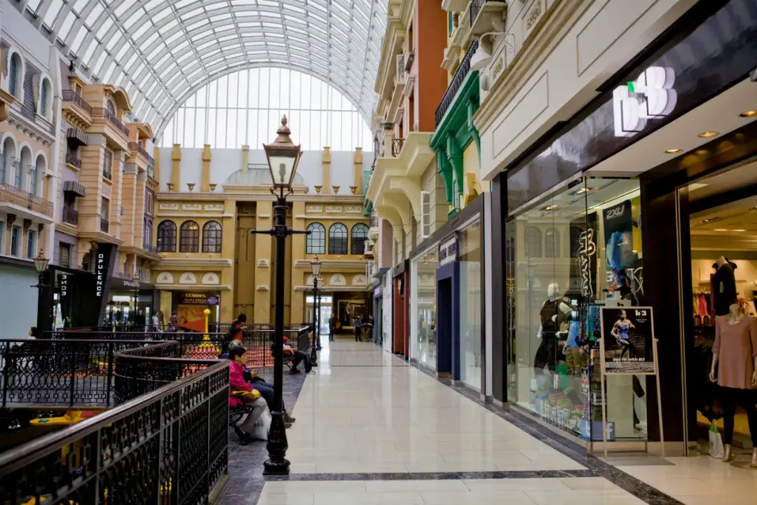 West Edmonton Mall|能满足您一切需求的超级娱乐综合体