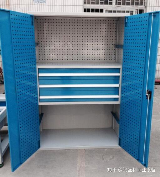 钢制工具在现代建筑中的应用与变革