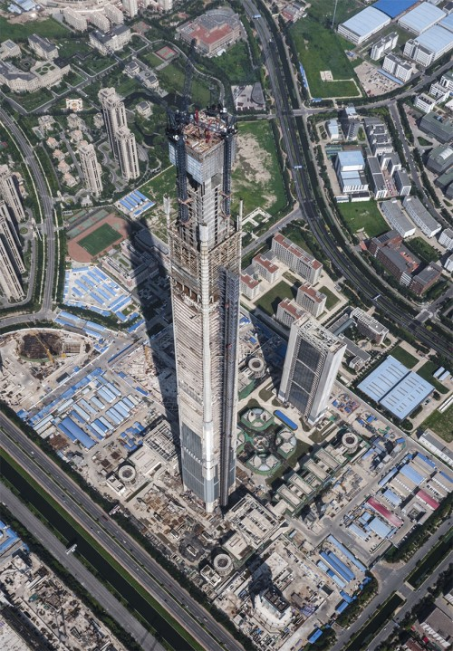 中国最牛烂尾楼有富豪烧掉700亿巨人大厦烂尾23年难倒史玉柱