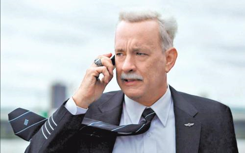 《萨利机长》:飞机坠毁?这是今年唯一值得兴奋的事情