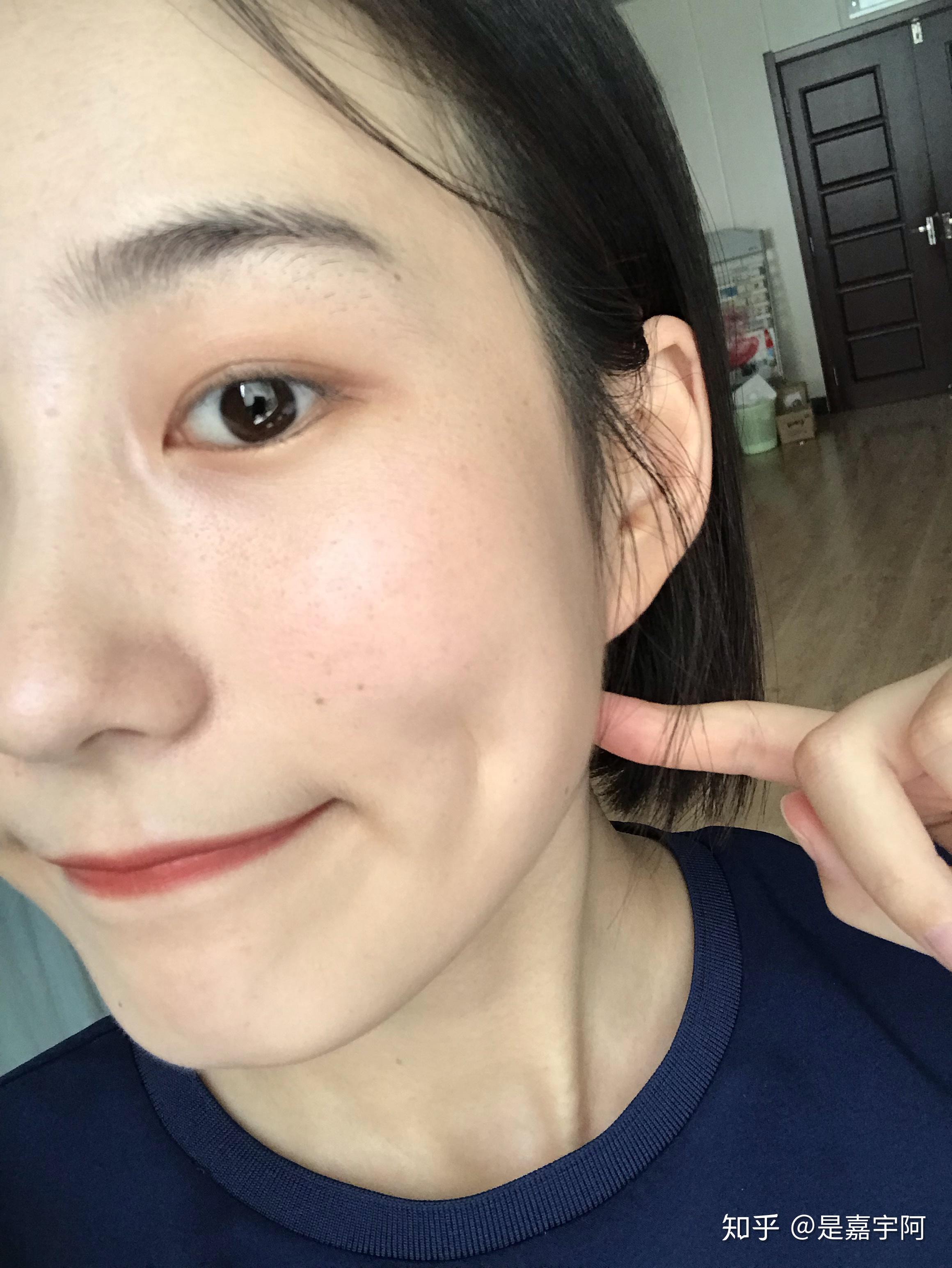 问下万能的知乎能推荐一款黄二白混干型皮肤用的粉底液吗两三百左右的