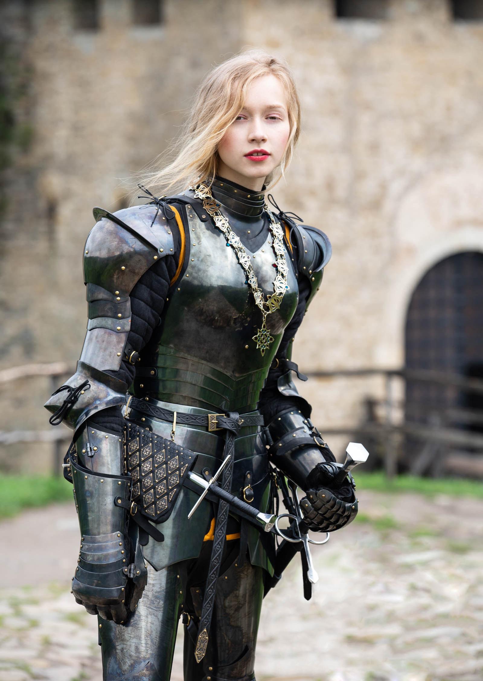 为什么某些女性穿盔甲看起来更帅