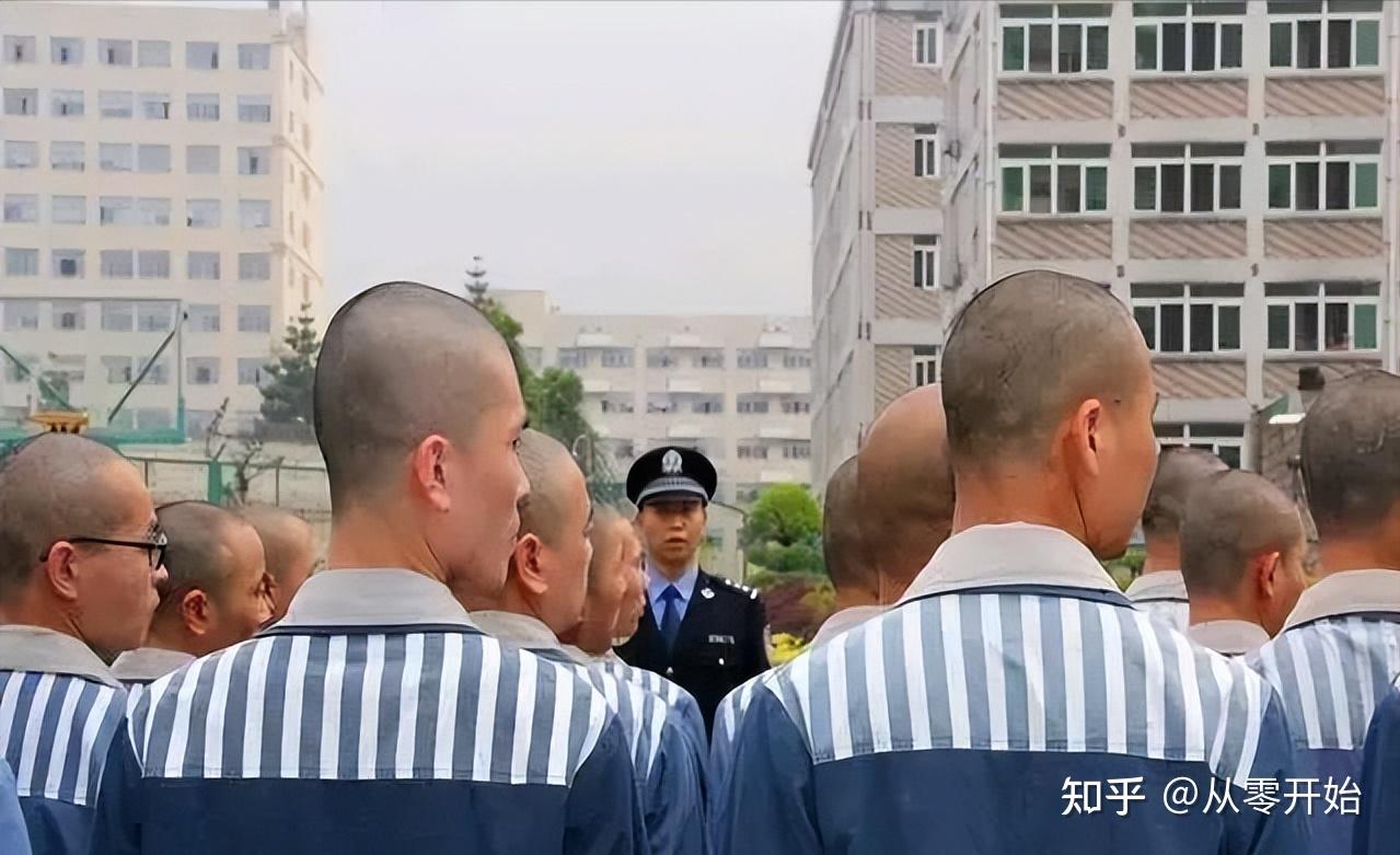监狱服刑会配发哪些衣服,服刑人员衣服上的“杠杠”又有什么寓意 - 知乎