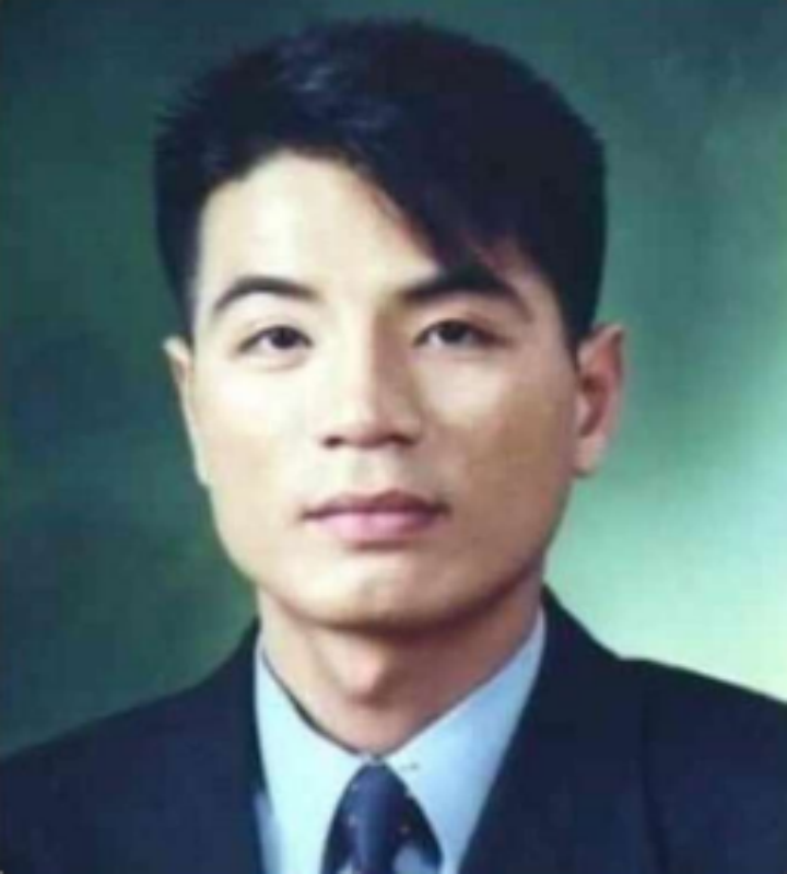 长相算是在韩国男人的平均线之上