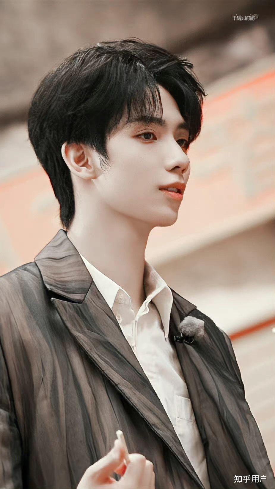 罗一舟有哪些惊为天人的神图? - 知乎