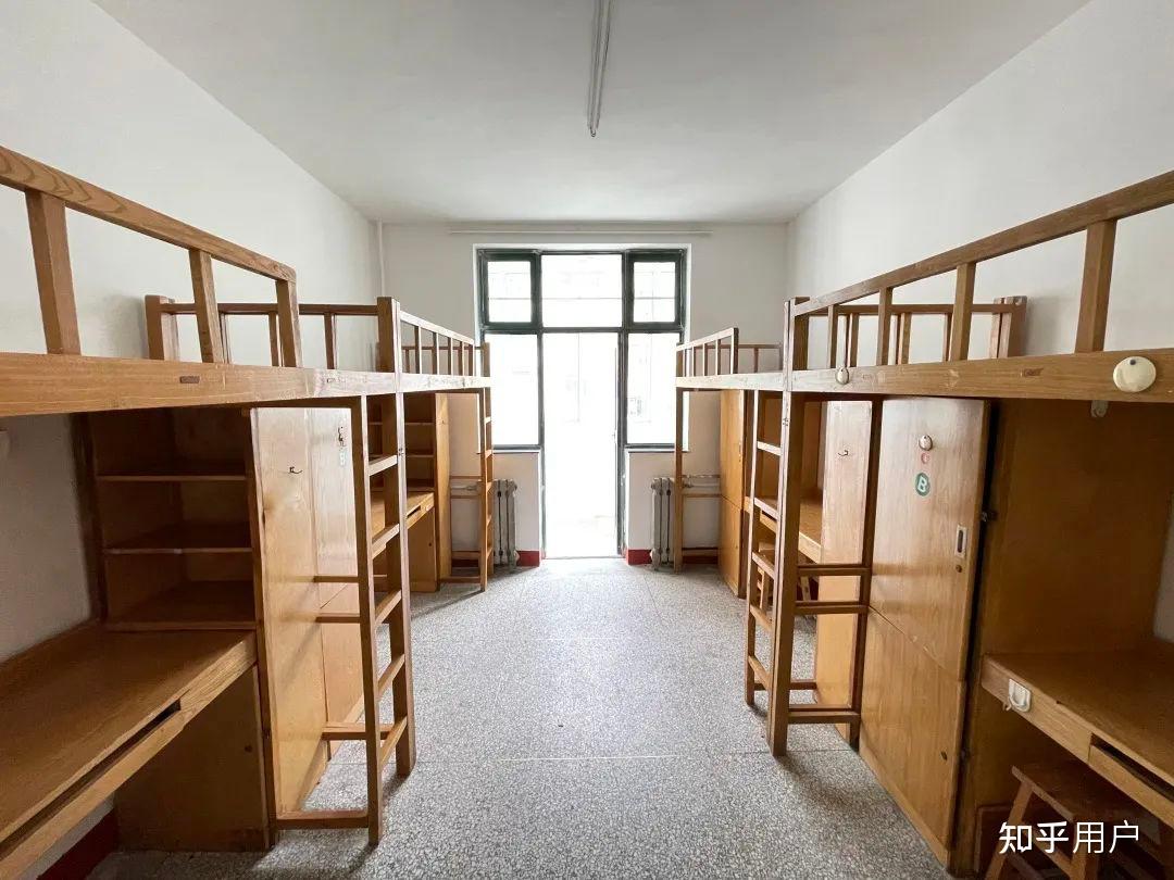 山西大学的宿舍条件如何?校区内有哪些生活设施?