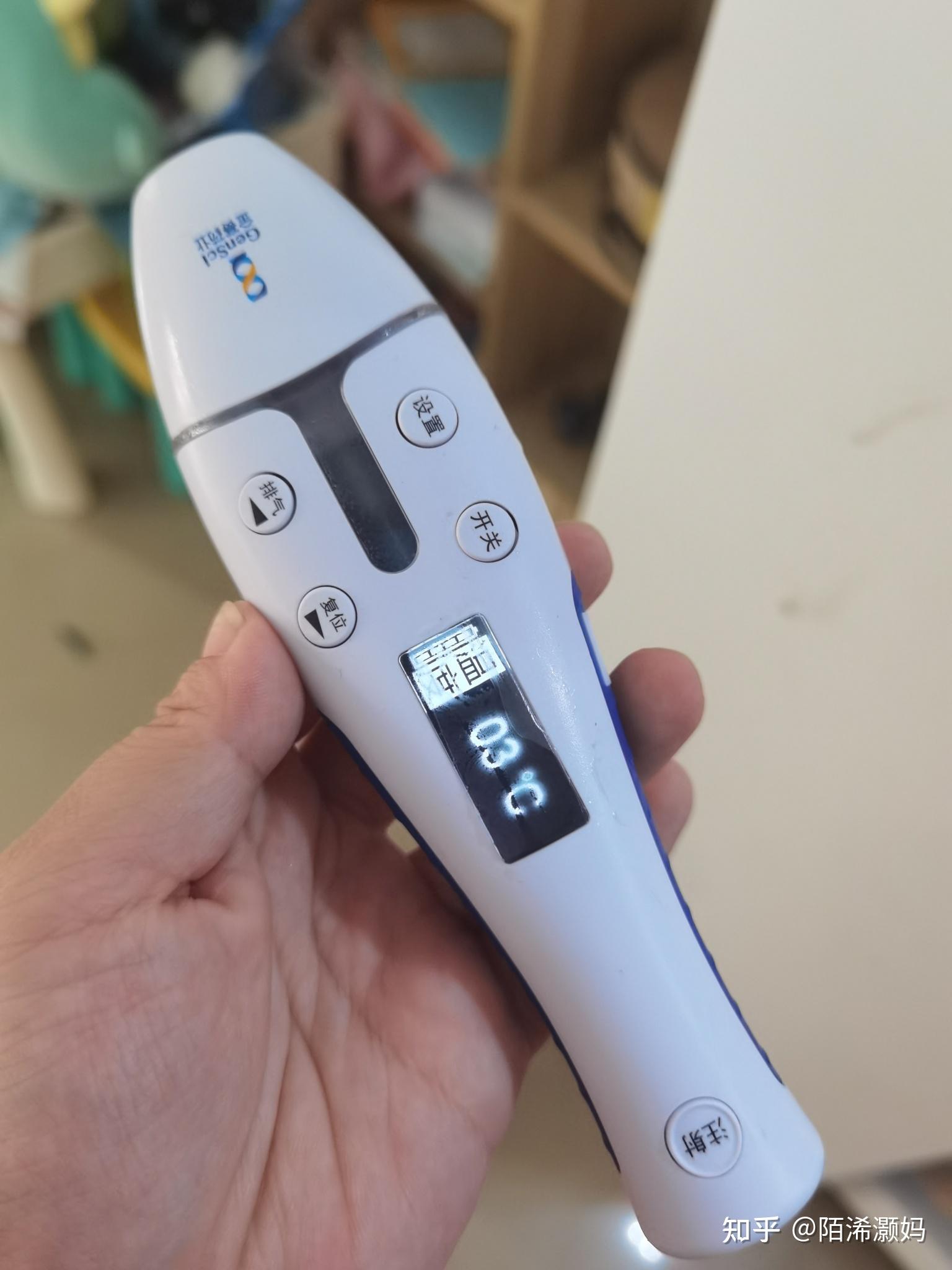 差不多,我们是刚好一个月两支,2300块,但赛增电子笔操作真的很简单