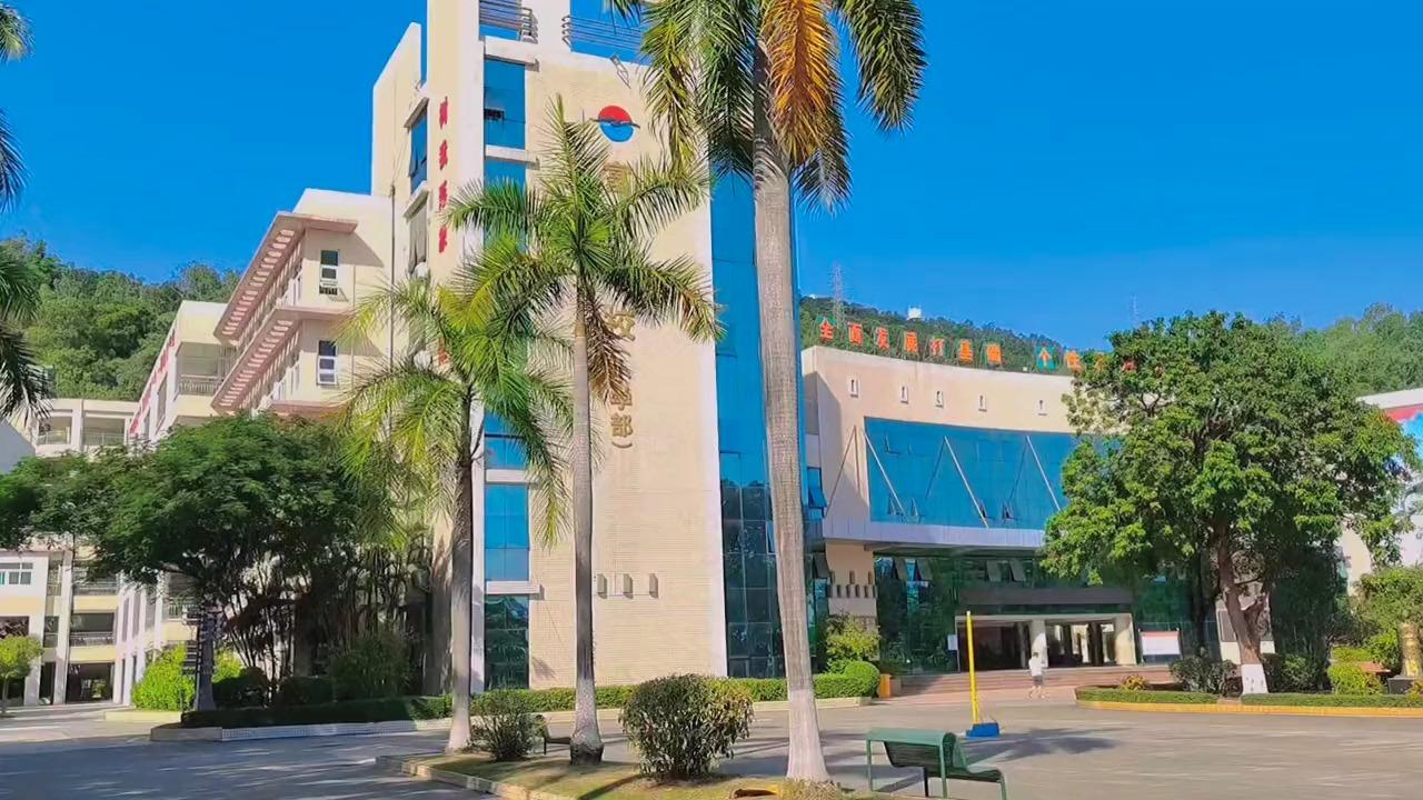 深圳富源学校小学部简介(一年级入学要求及收费标准)