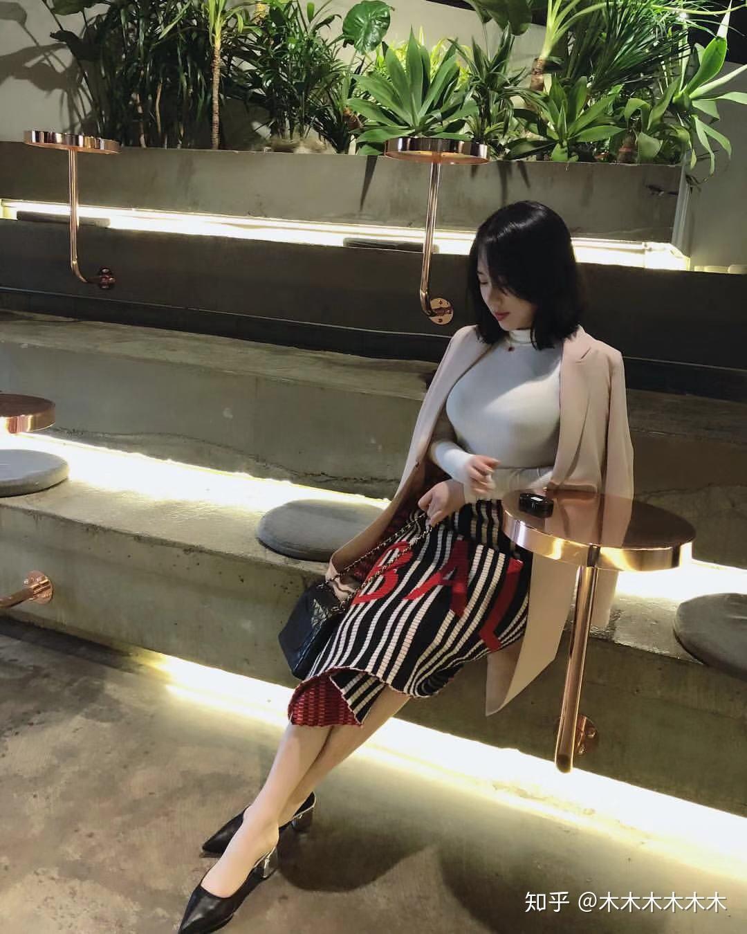 大胸女生如何穿衣搭配