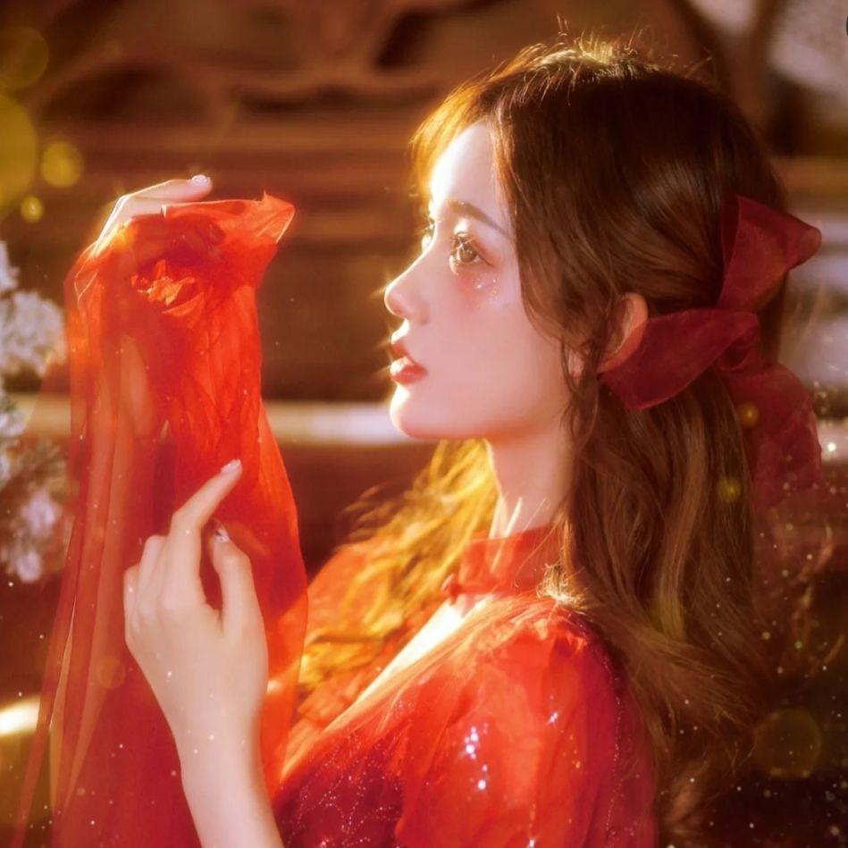 有没有什么新年红色系温柔女头呢? - 知乎