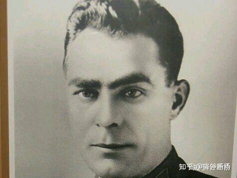 如何从历史的角度来看为什么每次小约翰可汗的小国系列视频一定会提到