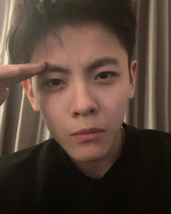 那个颜值秒杀娱乐圈的19岁篮球"男神"竟是个女孩子?网友:白喊老公了