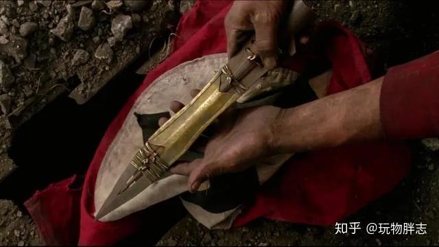 电影《地狱神探》(康斯坦丁)中的命运之矛真正的原物有只有一把,后来