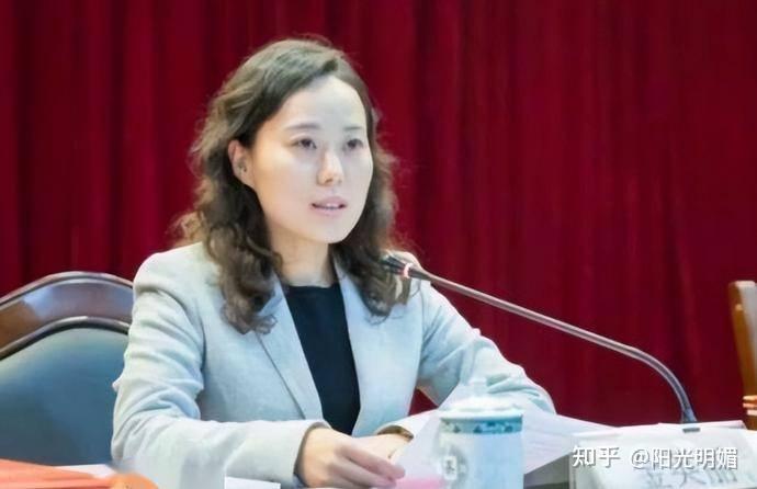 上海美女官员敛财538万落网后称老板们在追求她获刑10年