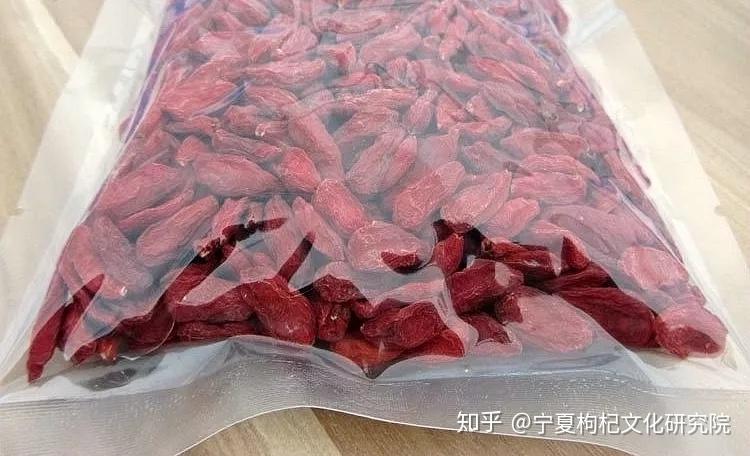 枸杞发黑、霉变?存储不当!快来学习如何存放枸杞 - 知乎