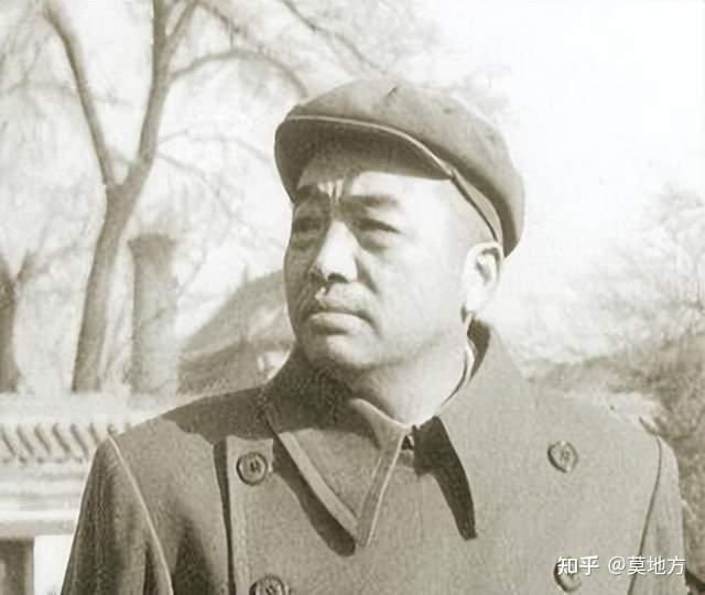 1951年,杨得志率部入朝时路过天津,老战友黄敬赶往火车站见面 - 知乎