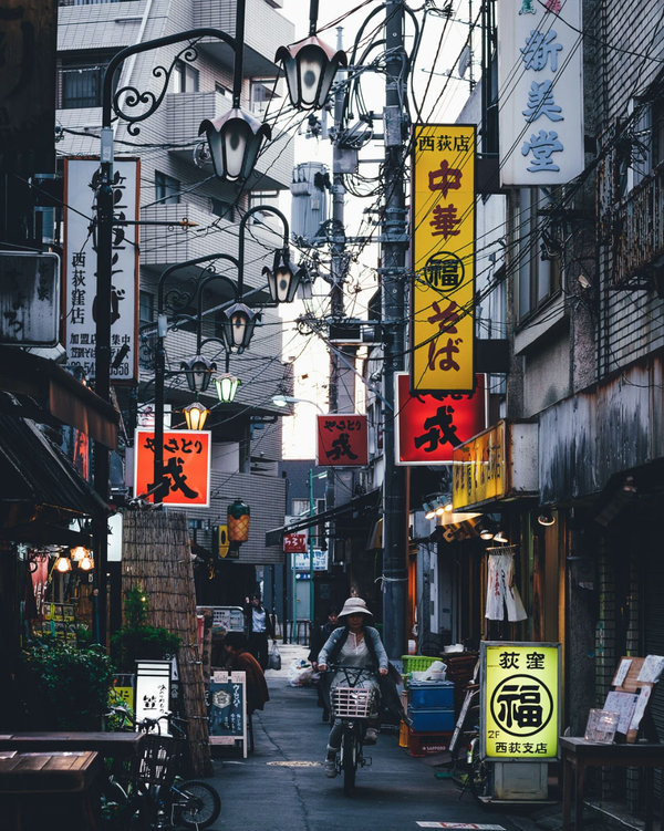 请问这种色调（日本摄影师Takashi Yasui ）是如何后期调色的？ - 知乎