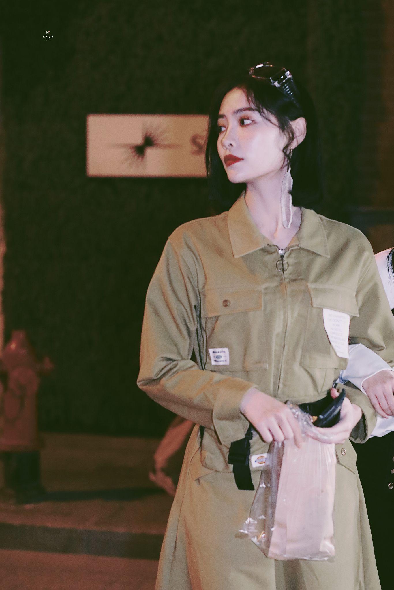 黑琪军可以给我这个新粉一些许佳琪的美图吗?