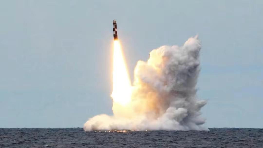 英国发射三叉戟洲际导弹直奔美国而去