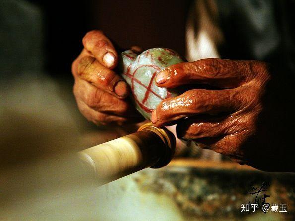 古代没有现代这么先进的切割工具玉石雕刻是怎么完成的