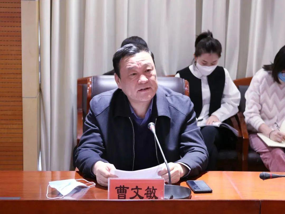 同样在今天公布的消息还有,科尔沁原区委书记辛金山因涉嫌受贿,包庇黑