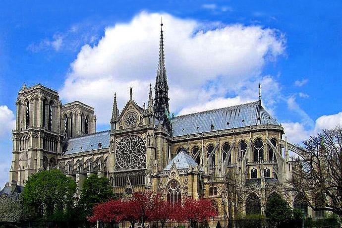 巴黎圣母院的一把大火 炸出来多少 巴黎人 的朋友圈 知乎