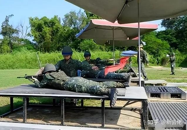 台军两米坑要爬梯,3公里跑18分种,搁在解放军要被班长"提干"!