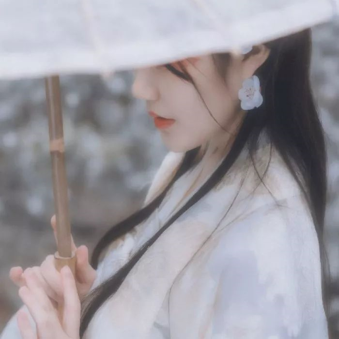 有没有唯美的古风女子背影壁纸或头像