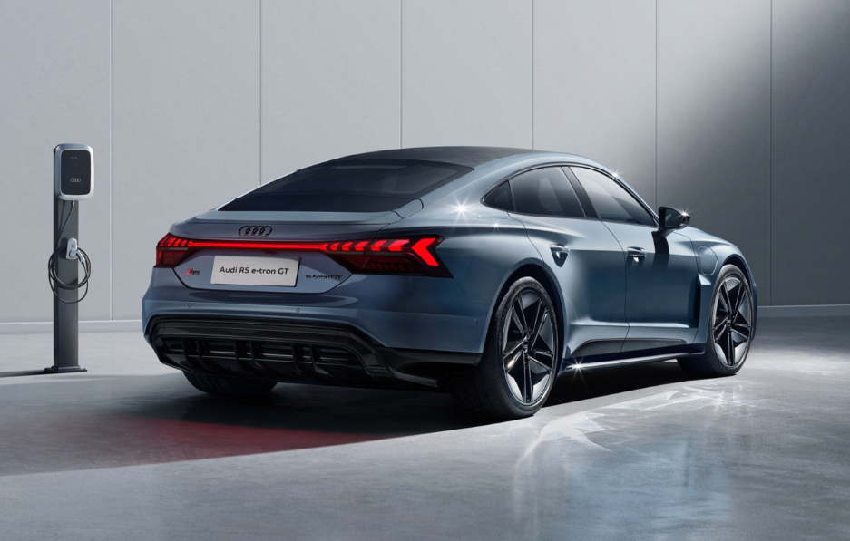 奥迪最贵电动车预售148万元奥迪rsetrongt值吗