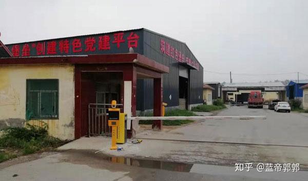 伸缩门安装现场 v2-b6e75707cf4052490ccc7d2cab4eb948_r.jpg