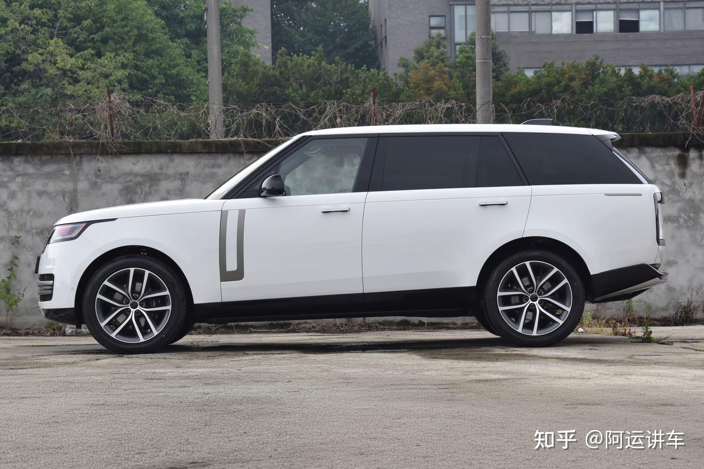 电车已经成主流 ,路虎还敢上新大排量