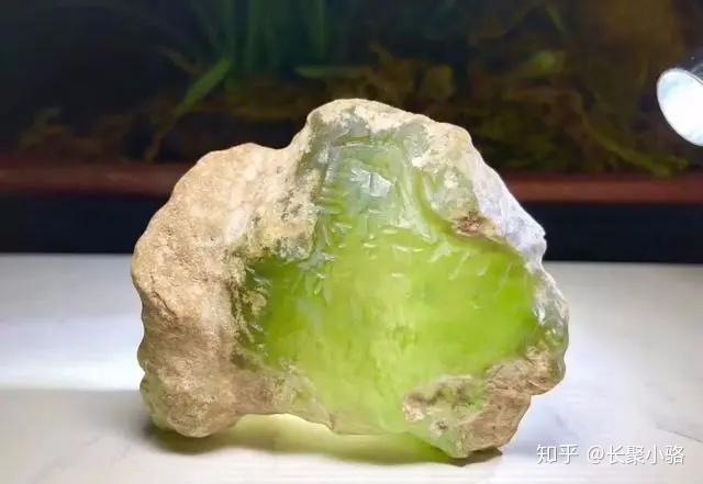 宝石水太深(宝石里面有水)