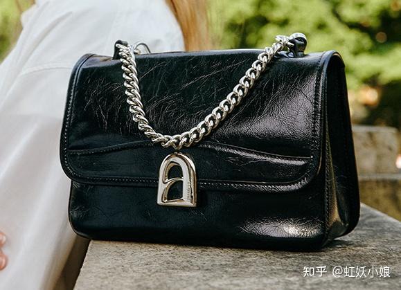 品牌女包推荐及价格 v2-b73fdd79b8115167a33c4d650897ca40_r.jpg