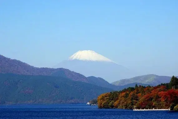 伊豆诸岛,日本著名的温泉之乡,疗养胜地箱根以及附近的优美小镇等景点