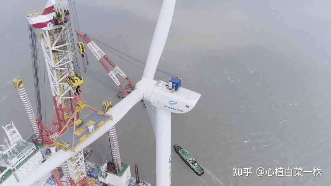 风力发电风扇那么高大是怎么安装上去的