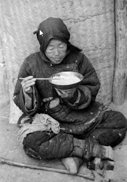 什么是三十年年成我家的一九四二