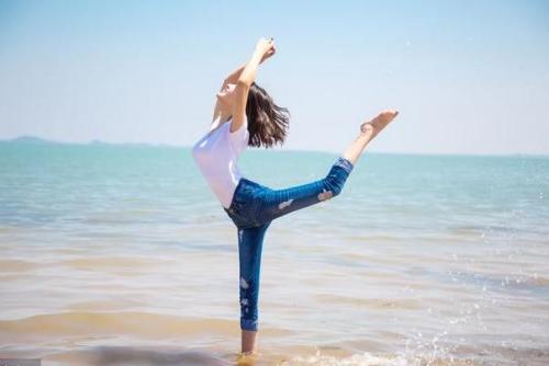 女人怎么练好武功 v2-b7c4afba0f4c147bc74c492d6312f7c8_1440w.jpg