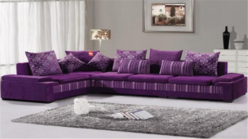 紫色紫色可能是选择沙发时最不容易选择的颜色,但设计师发现它是设计