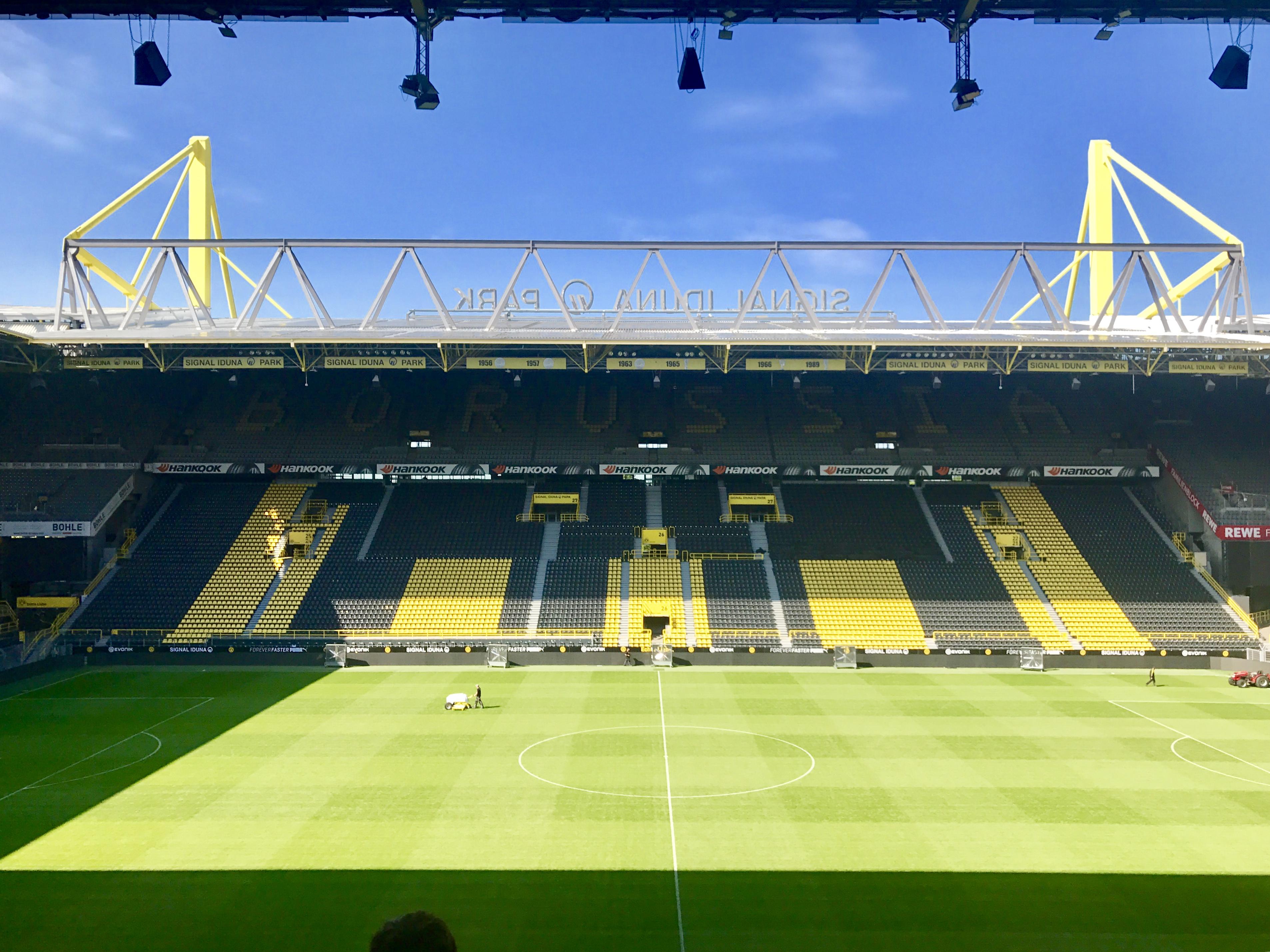 在魔鬼主场威斯特法伦球场看球是怎样一种体验? - 知乎