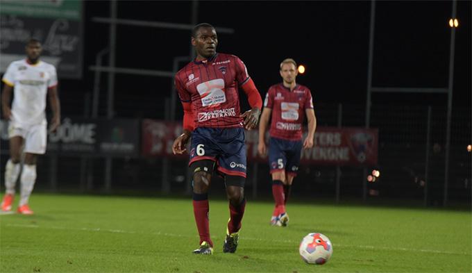 ror报道体育兰斯球队4人受伤2人待定阵容极其残缺这局难了啊