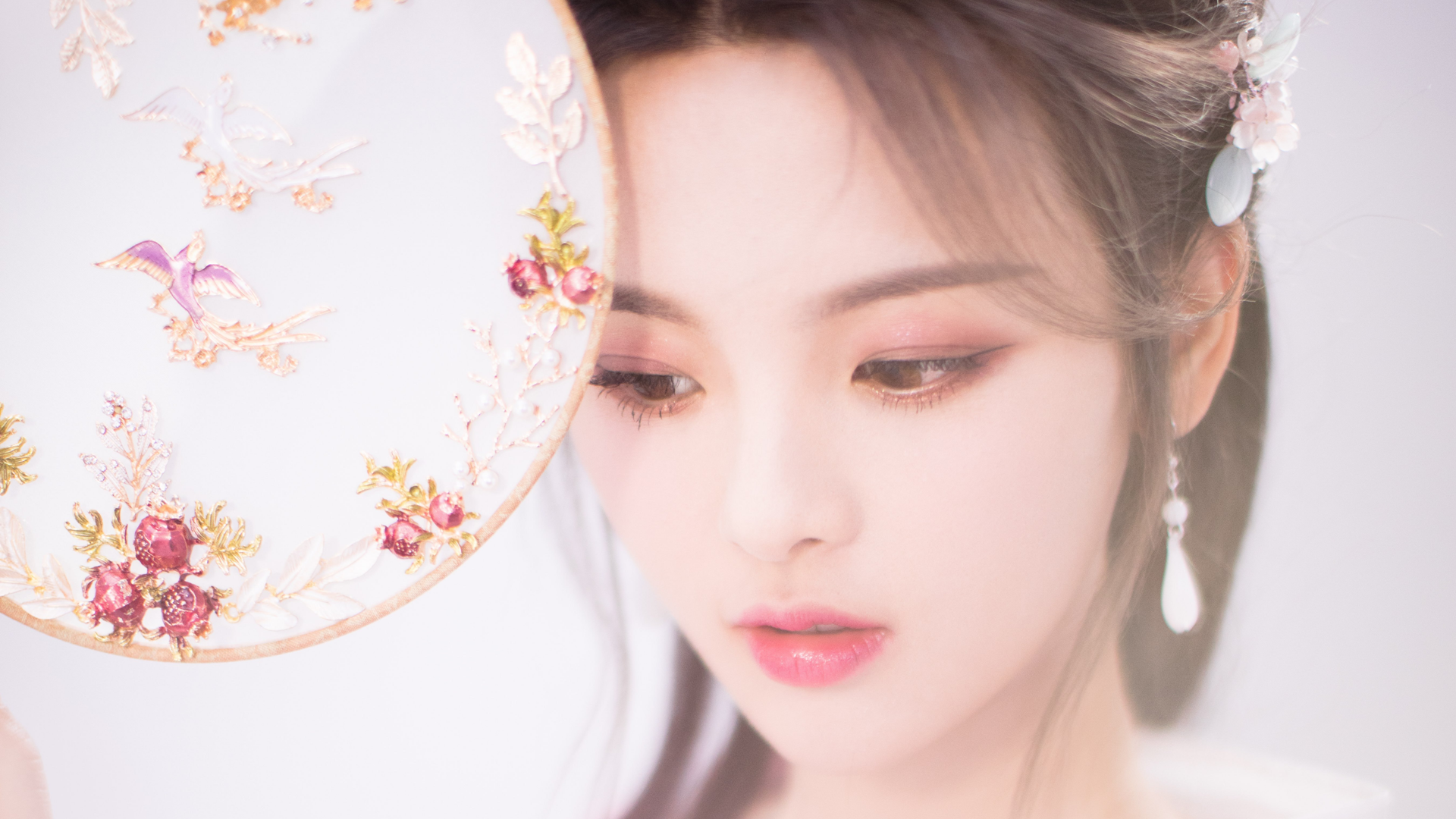 村民们都收藏了哪些杨超越1080p以上分辨率的电脑桌面或者手机壁纸