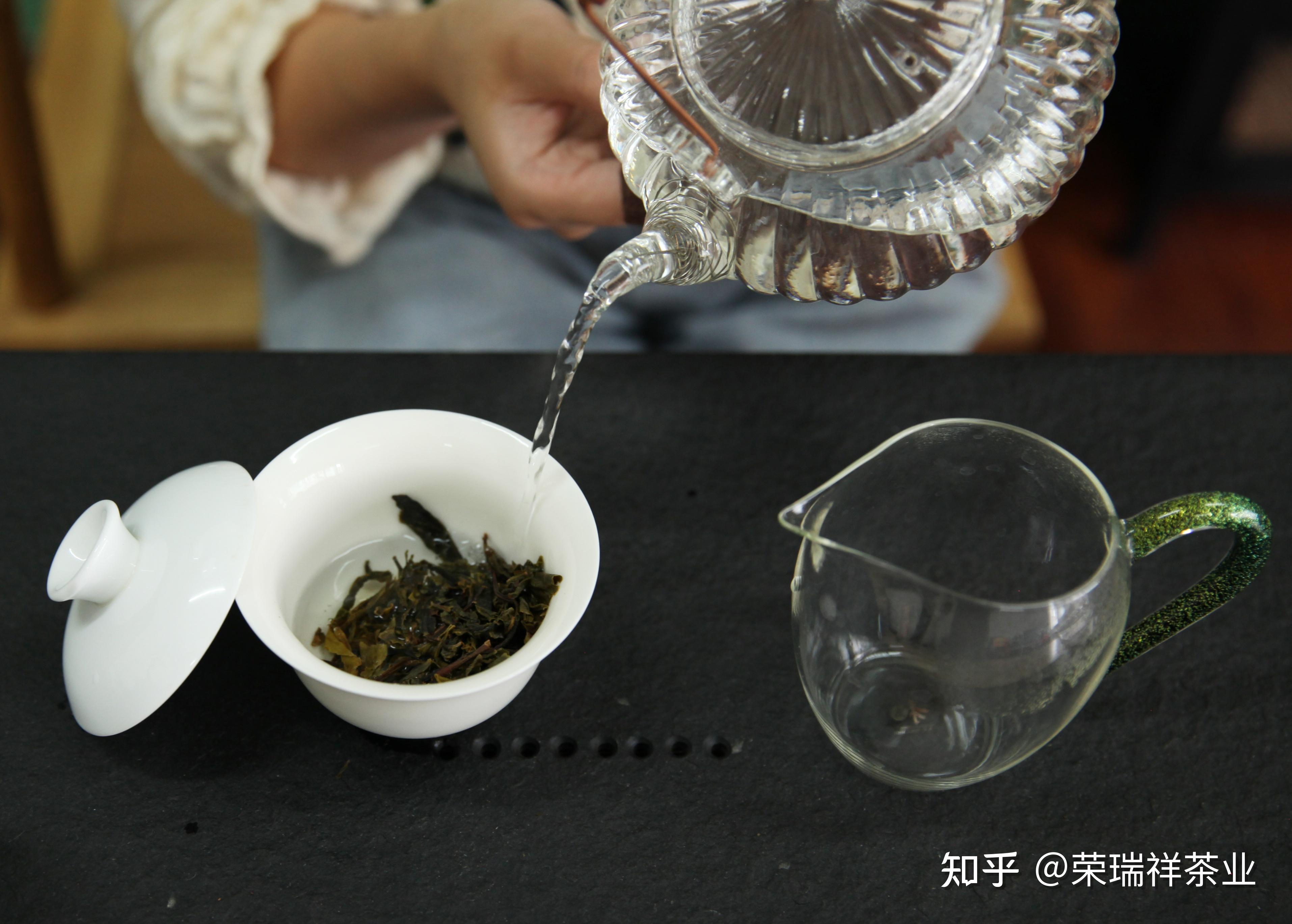新手泡茶实用干货帖!5点轻松玩转盖碗茶,泡茶好喝还不会烫到手 - 知乎