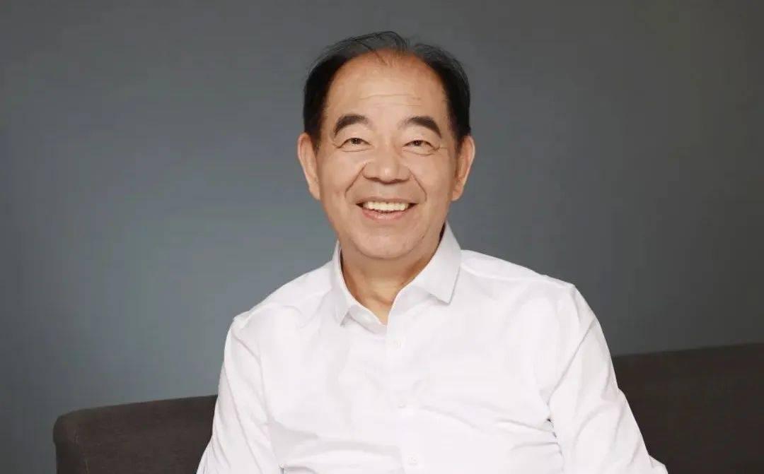 (图 / 多氟多官网)1968年,年仅18岁的李世江应征入伍,在部队锻炼几年